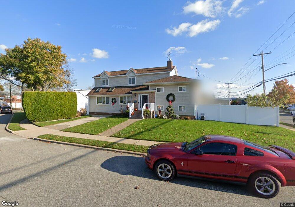 528 Freeman Ave, Oceanside, NY 11572 - photo 1