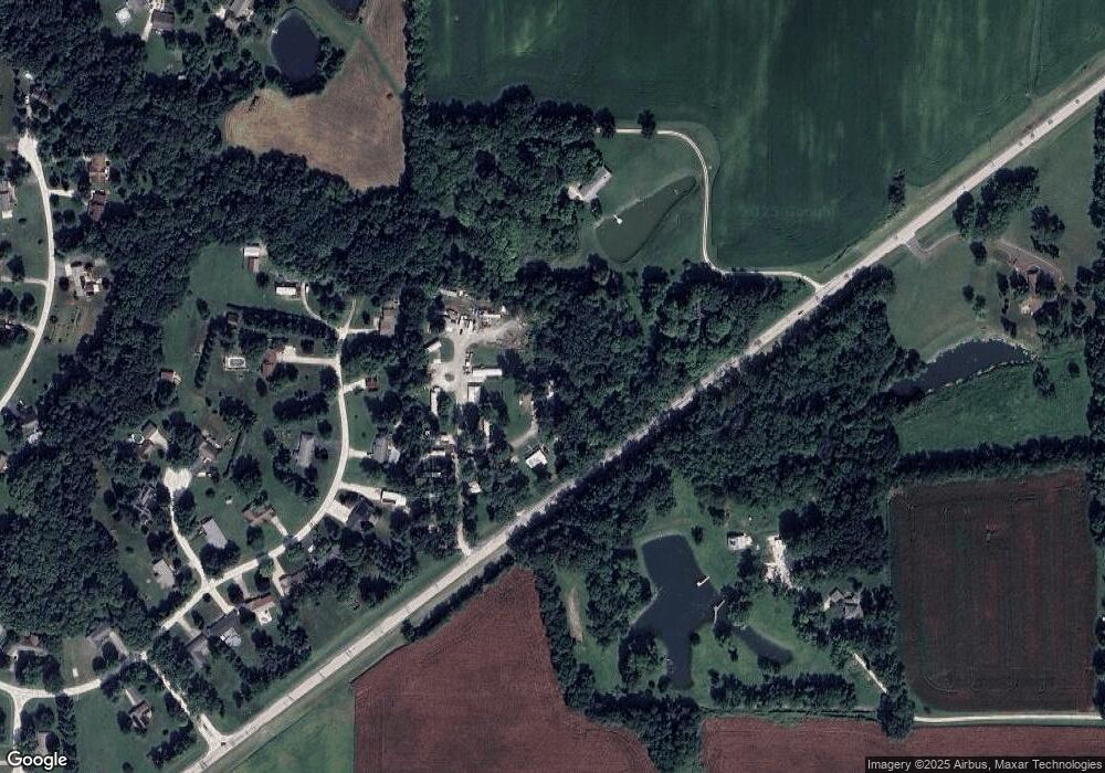 208 Zella Ln, Jacksonville, IL 62650 - photo 1