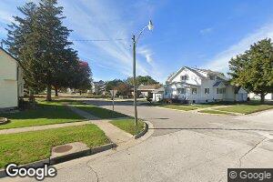 806 Howard St, Aplington, IA 50604