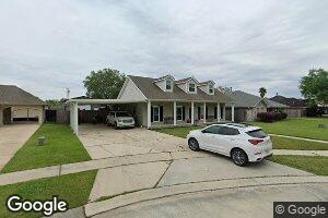 5 S Lake Ct, Violet, LA 70092