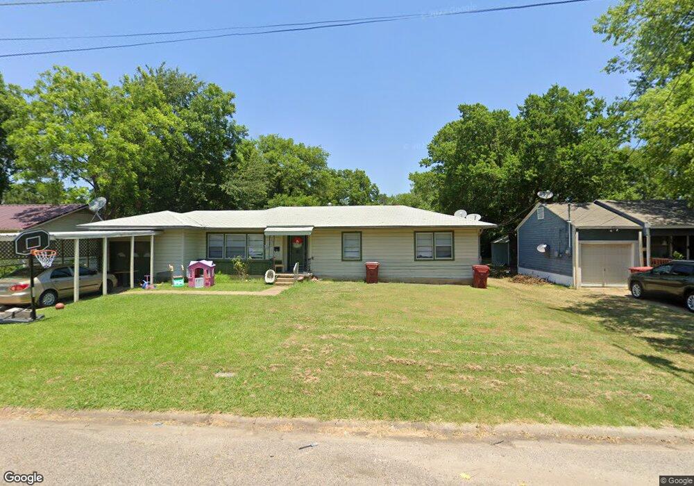 107 E Evans Ave, Bonham, TX 75418 - photo 1