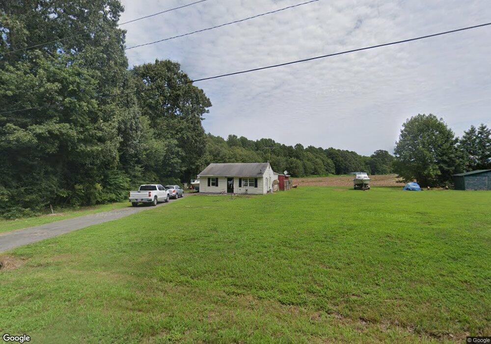 838 Lakeview Dr, Colonial Beach, VA 22443 - photo 1