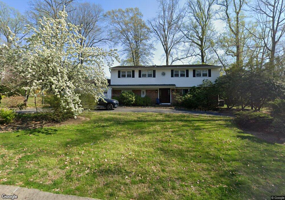 177 Hemlock Rd, Manhasset, NY 11030 - photo 1