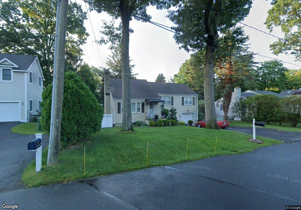 8 Brown St, Darien, CT 06820 - photo 1