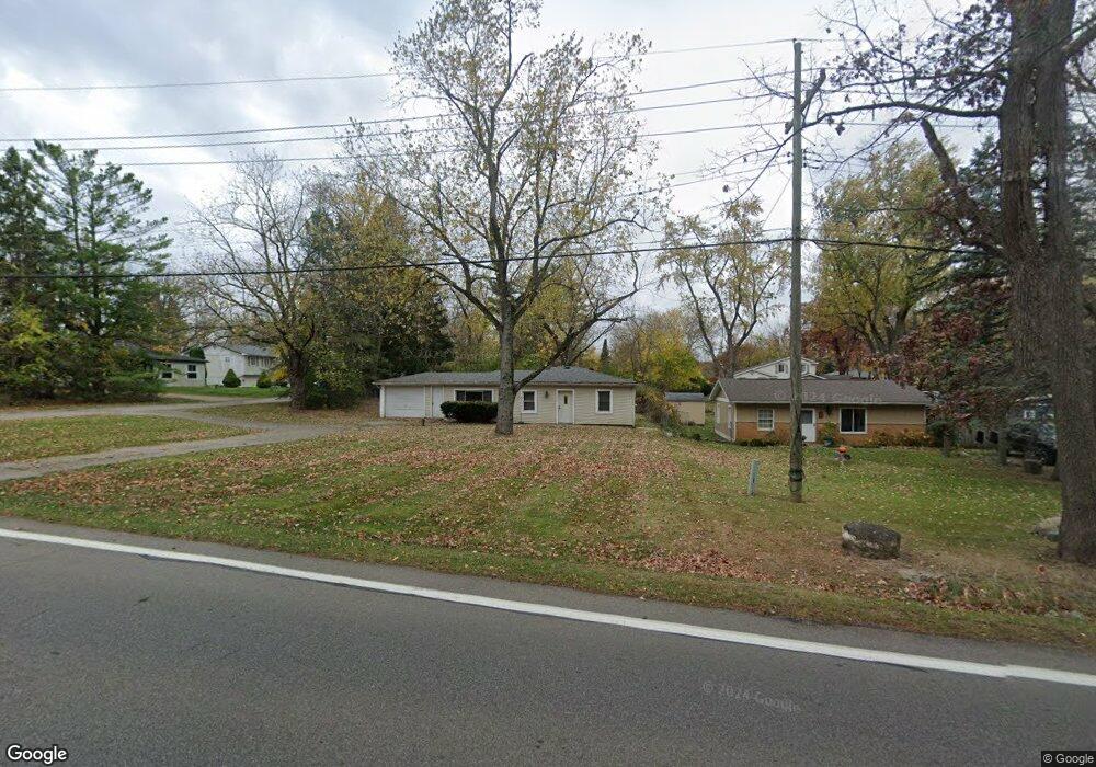 3550 Green Lake Rd, West Bloomfield, MI 48324 - photo 1