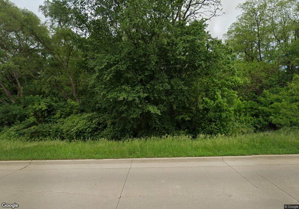 1811 Il-25, Barrington Hills, IL 60110 - photo 1