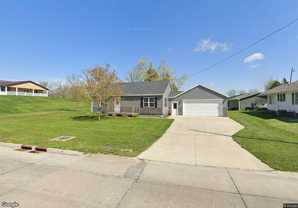 312 N 15th Ave W, Newton, IA 50208 - photo 1