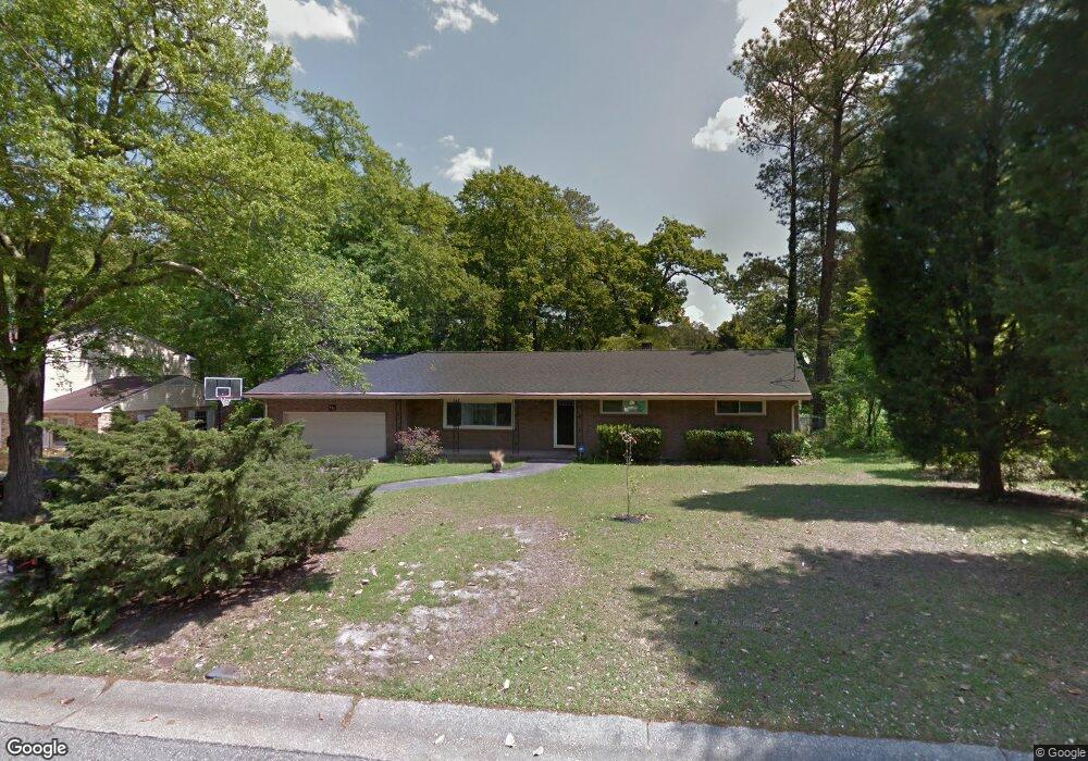 421 Edinburgh Dr, Fayetteville, NC 28303 - photo 1