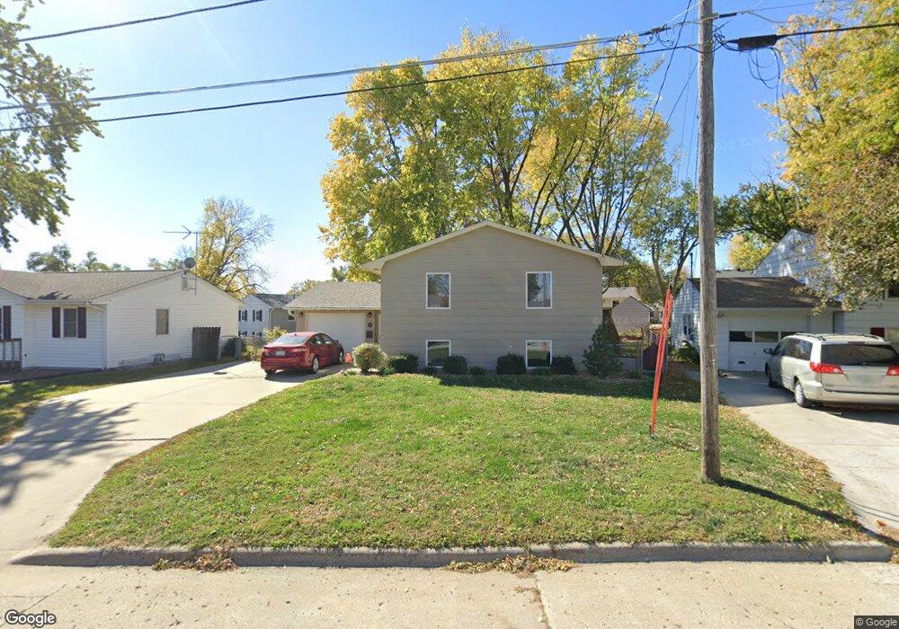 305 W 15th St N, Newton, IA 50208 - photo 1