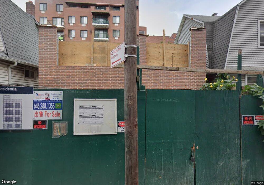 13617 Carlton Place, Flushing, NY 11354 - photo 1