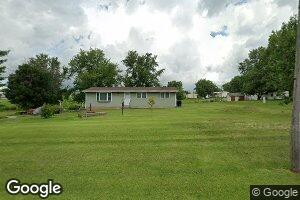 305 E 4th St, Cantril, IA 52542
