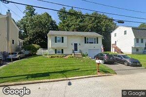 24 Ellingwood St, Manchester, NH 03103