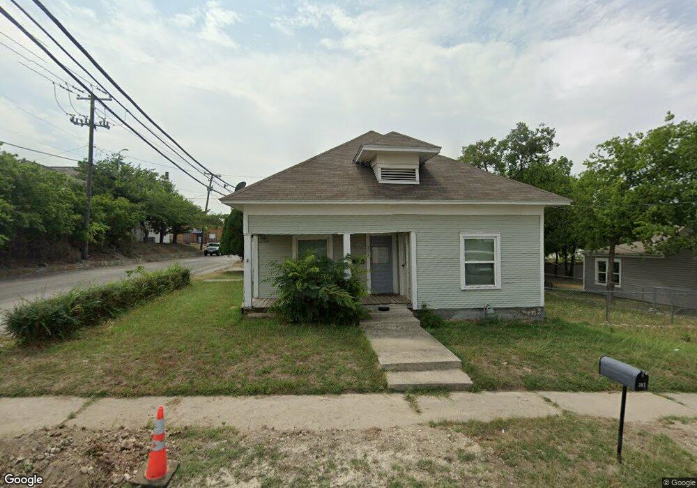 301 N Trinity St, Decatur, TX 76234 - photo 1