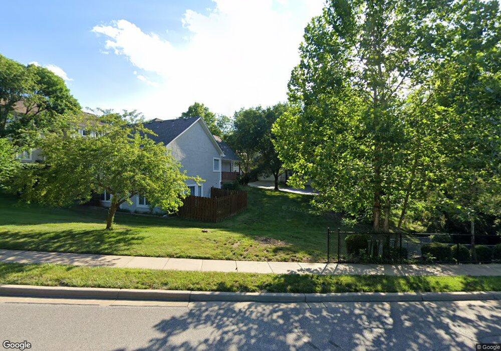 5810 Summit St, Shawnee, KS 66216 - photo 1