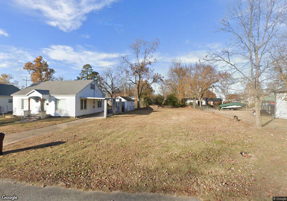 309 E Elm Ave, Eufaula, OK 74432 - photo 1