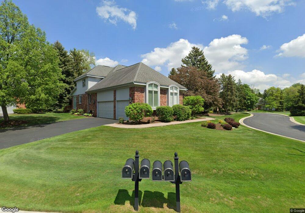 2733 Glenbrooke Ct unit 14, Bloomfield Hills, MI 48302 - photo 1