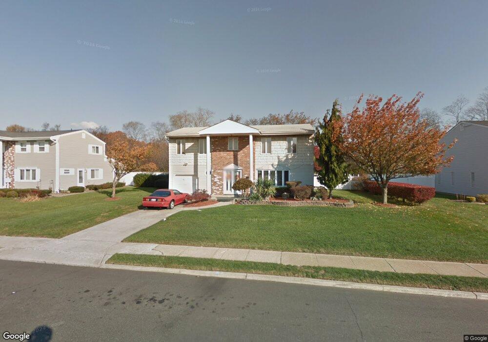 19 Rainbow Ln, Amityville, NY 11701 - photo 1