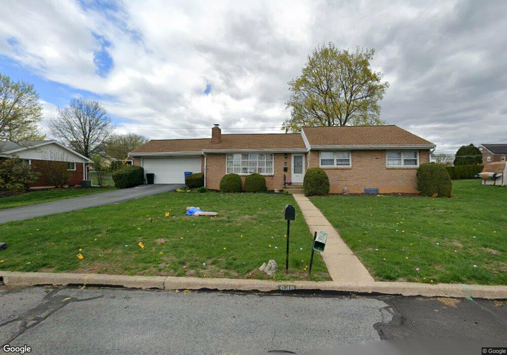 949 Laurelee Ave, Reading, PA 19605 - photo 1