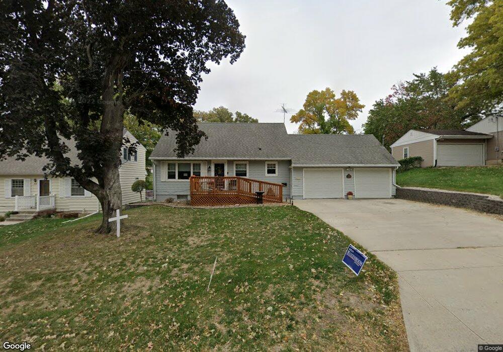 828 W 12th St S, Newton, IA 50208 - photo 1