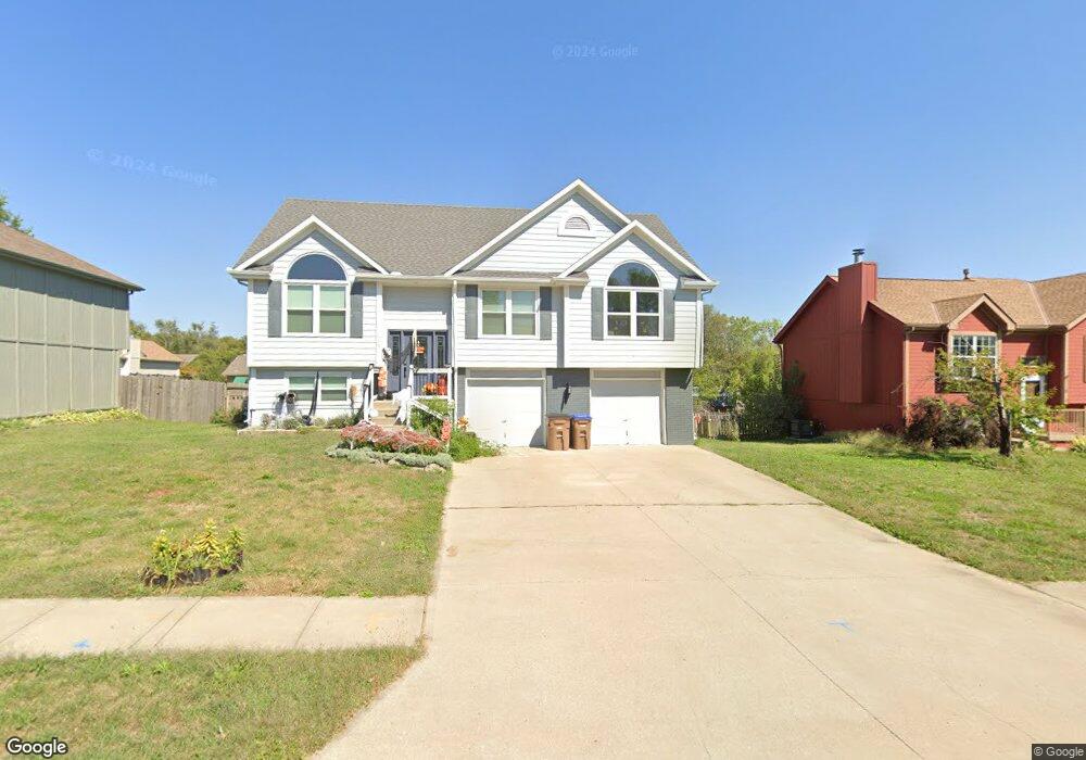 116 E Calico Dr, Raymore, MO 64083 - photo 1