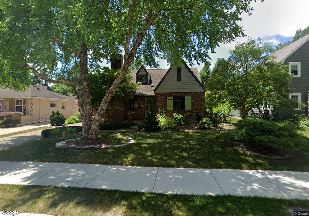 793 Loraine St, Grosse Pointe, MI 48230 - photo 1