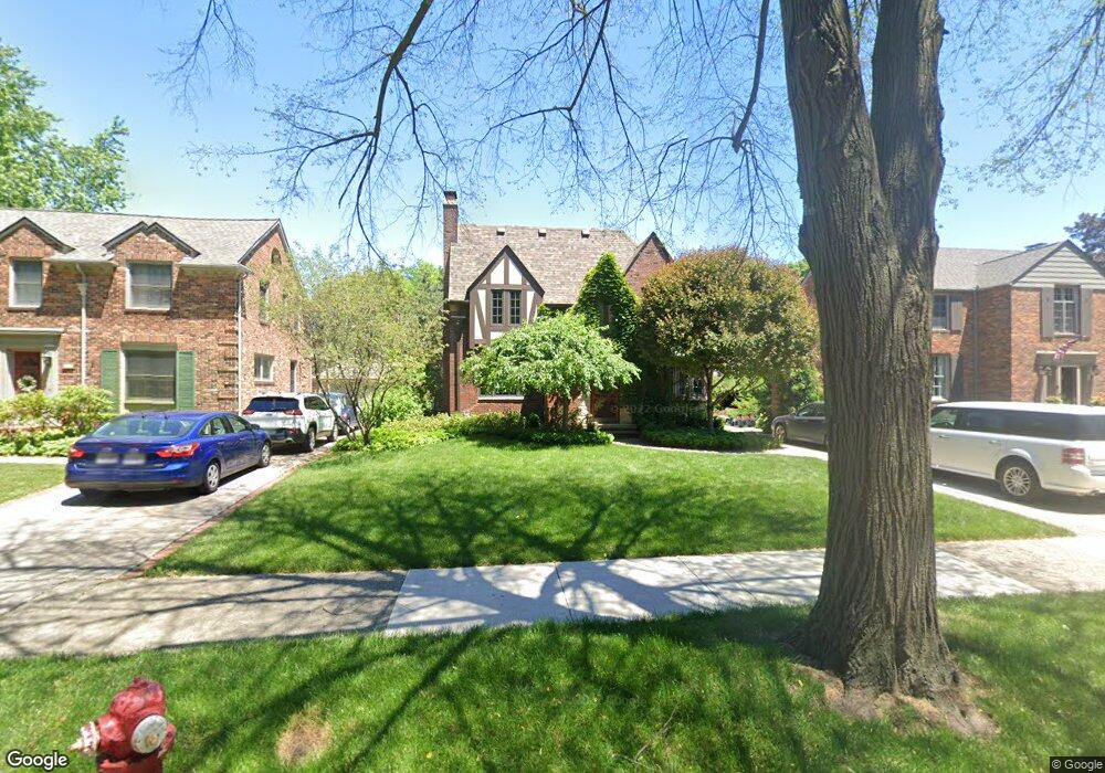 552 Lincoln Rd, Grosse Pointe, MI 48230 - photo 1