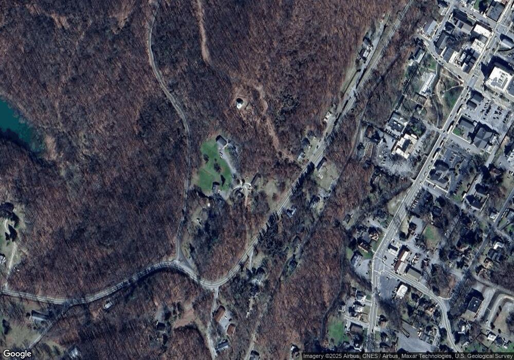 492 Cacapon Rd, Berkeley Springs, WV 25411 - photo 1