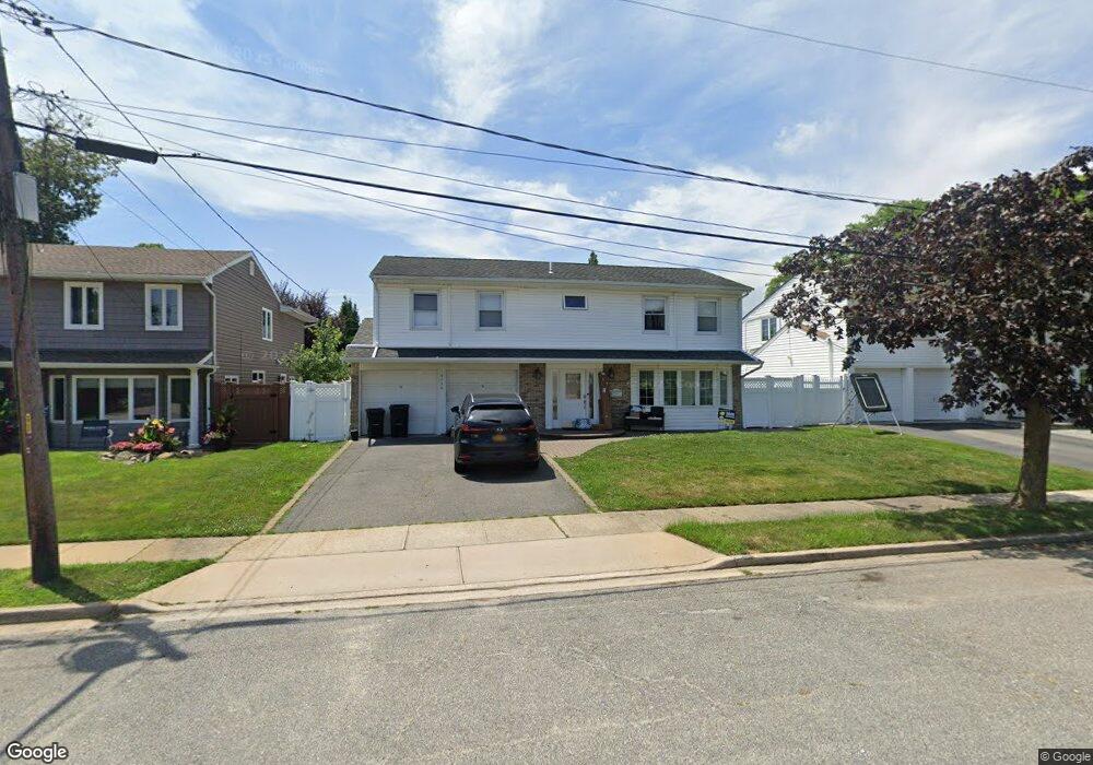 3136 Wynsum Ave, Merrick, NY 11566 - photo 1
