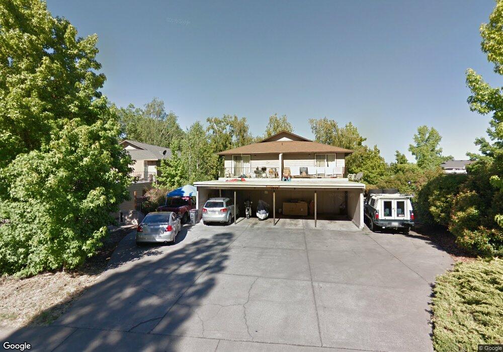 2058 Campus Dr unit 1-4, Medford, OR 97504 - photo 1