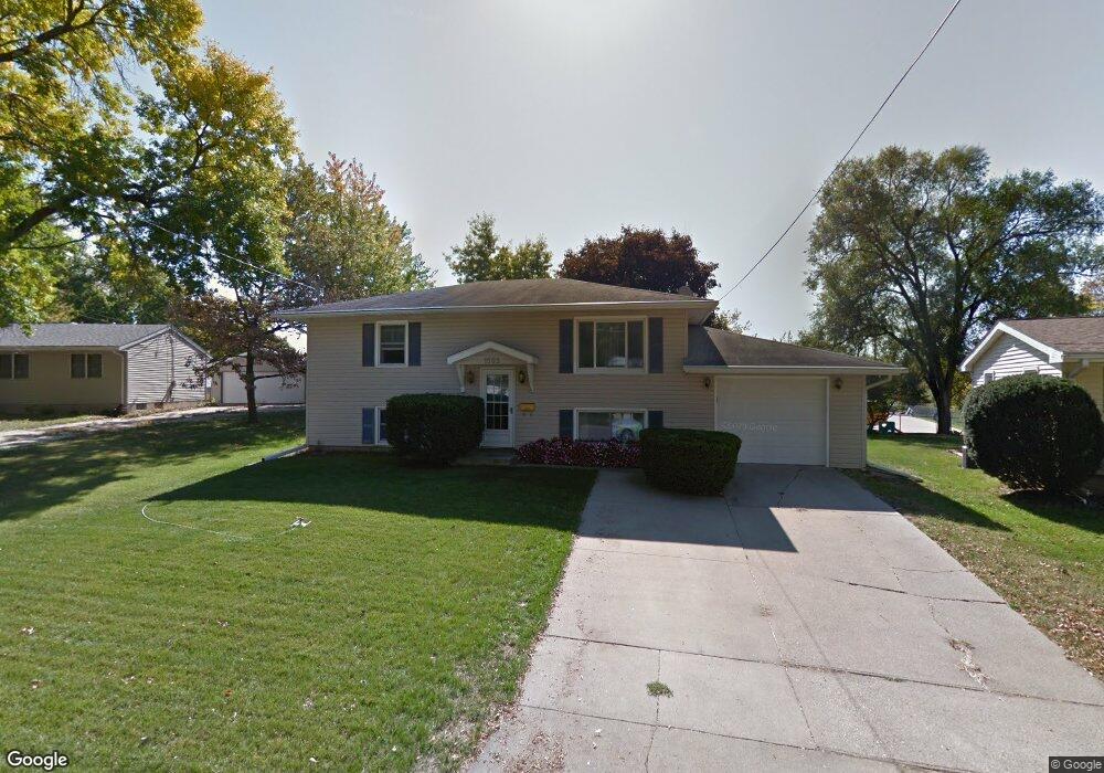 1505 N 3rd Ave W, Newton, IA 50208 - photo 1