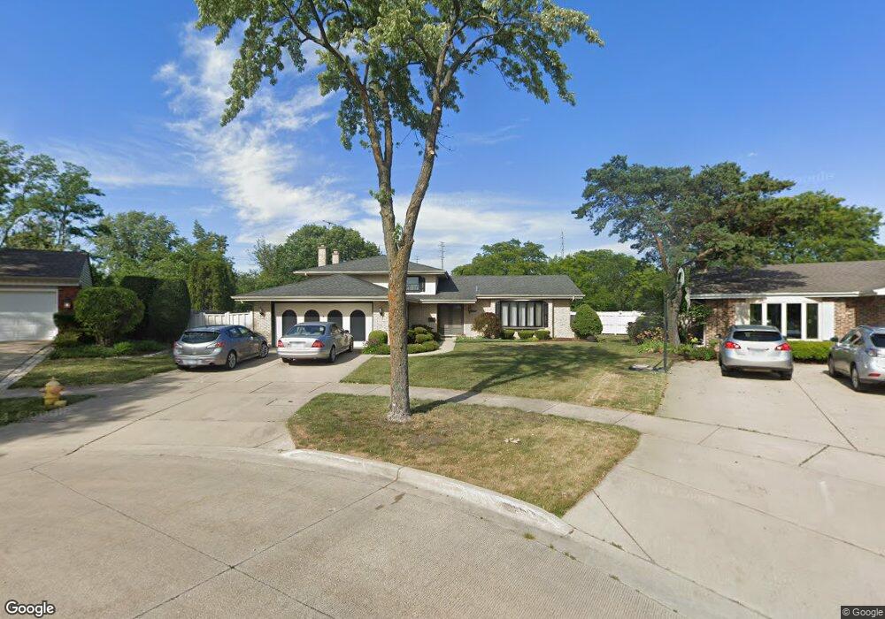 425 E Barclay Ct, Elmhurst, IL 60126 - photo 1