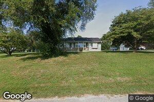 806 Broad St, Waverly, MO 64096