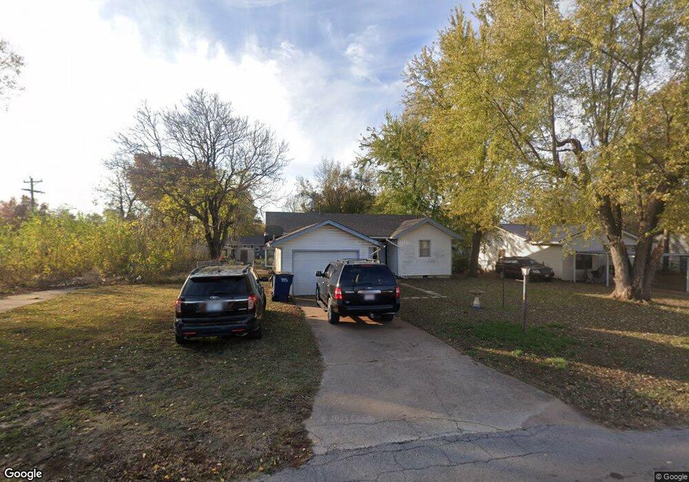 204 W Ponca Ave, Cleveland, OK 74020 - photo 1