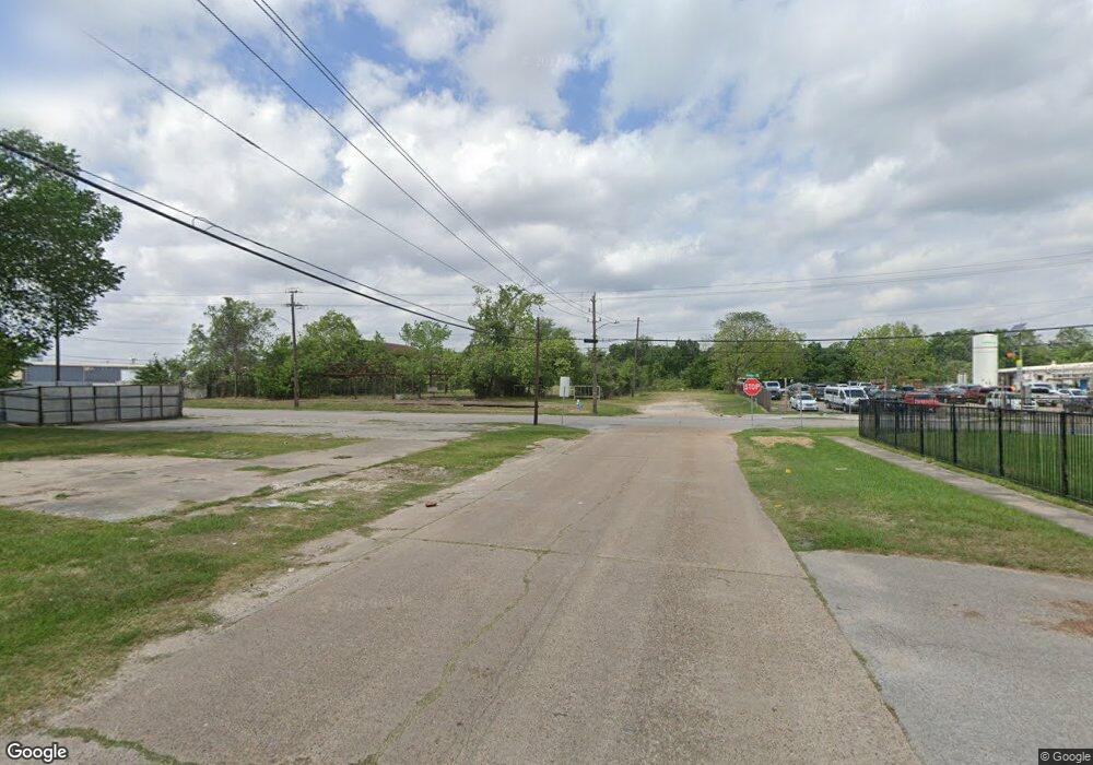 10811 Bay St, Houston, TX 77026 - photo 1