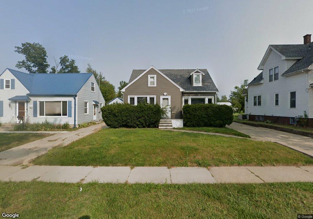 1925 J St SW, Cedar Rapids, IA 52404 - photo 1