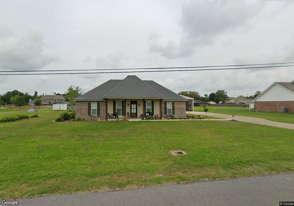 321 N Lake Ct, Lake Charles, LA 70605 - photo 1