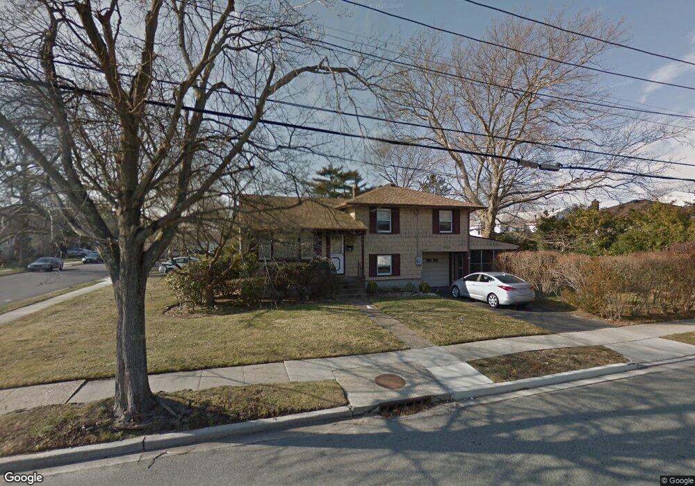 2828 Wynsum Ave, Merrick, NY 11566 - photo 1