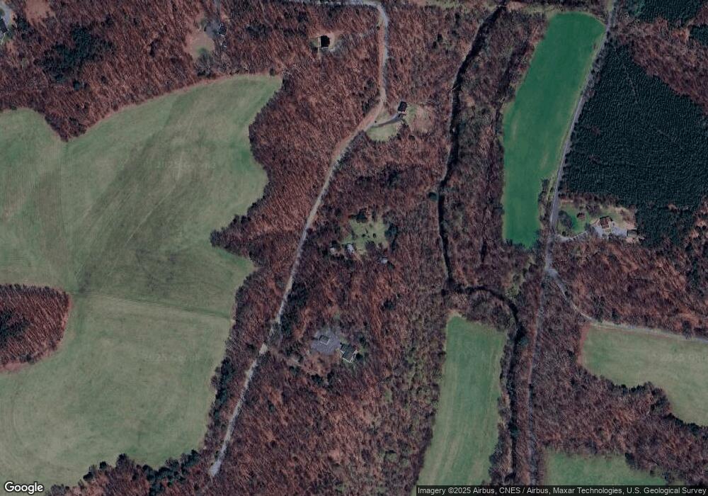 547 Ponds Ct, Berkeley Springs, WV 25411 - photo 1