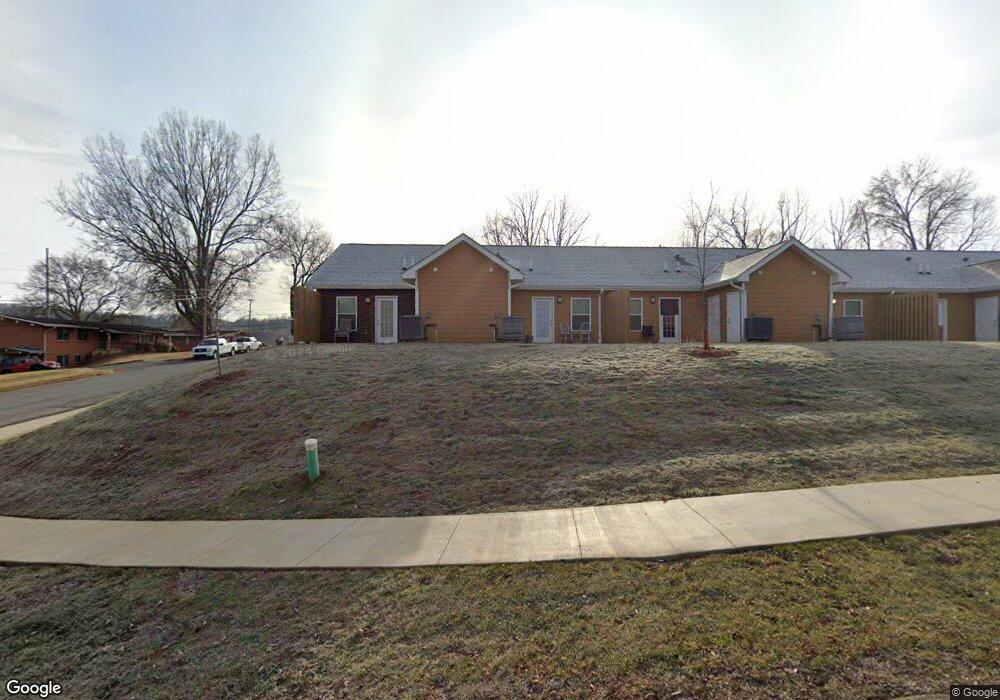 1920 E Myrtle Ave, Johnson City, TN 37601 - photo 1