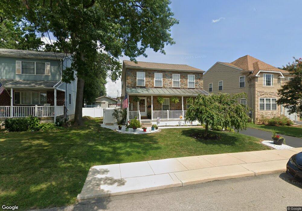 220 Sycamore Ave, Folsom, PA 19033 - photo 1