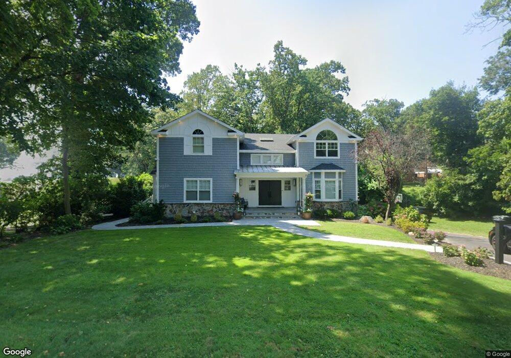 420 Carpenter Ave, Sea Cliff, NY 11579 - photo 1