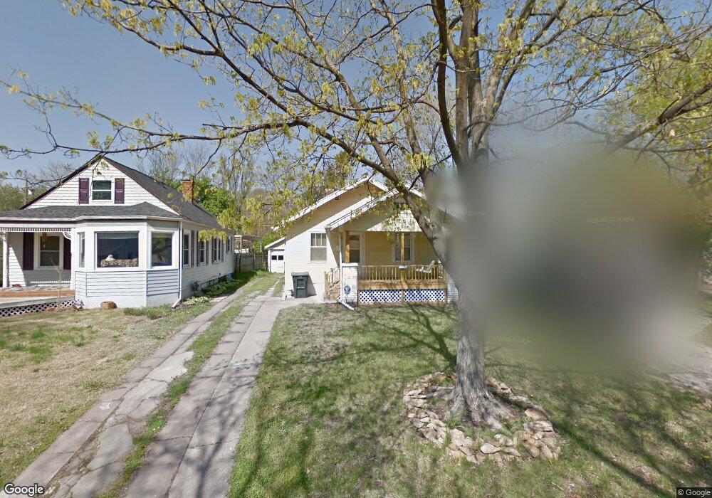 1019 SW Watson Ave, Topeka, KS 66604 - photo 1
