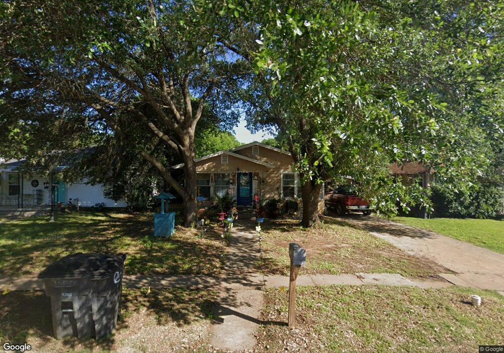 432 Bales St, Cleburne, TX 76033 - photo 1