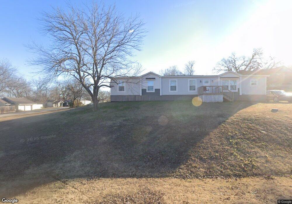 302 W 6th St, Okmulgee, OK 74447 - photo 1