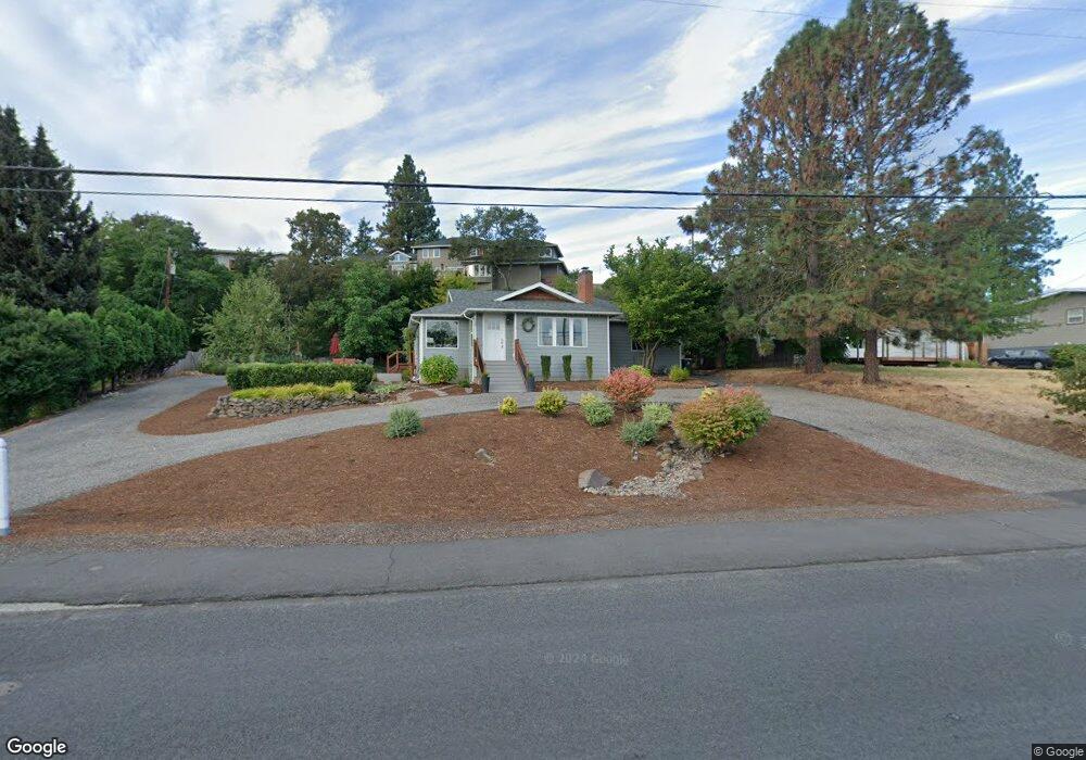 720 E Scenic Dr, the Dalles, OR 97058 - photo 1