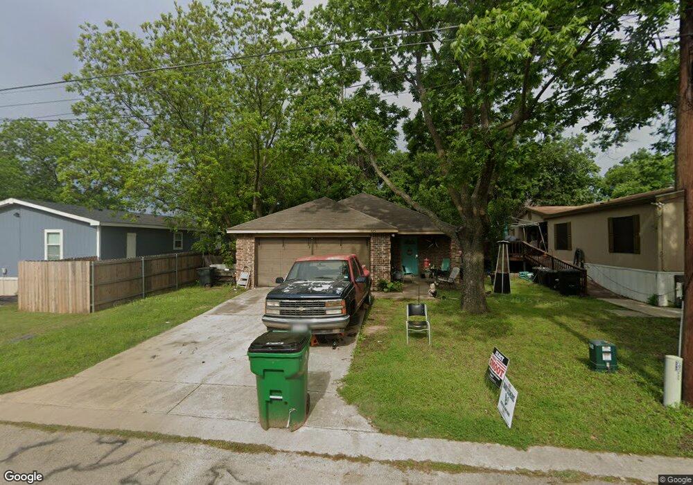425 Grayson Ct, Joshua, TX 76058 - photo 1