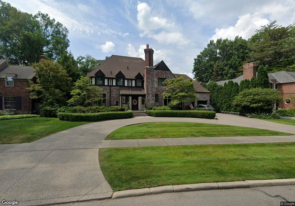 263 Cloverly Rd, Grosse Pointe Farms, MI 48236 - photo 1