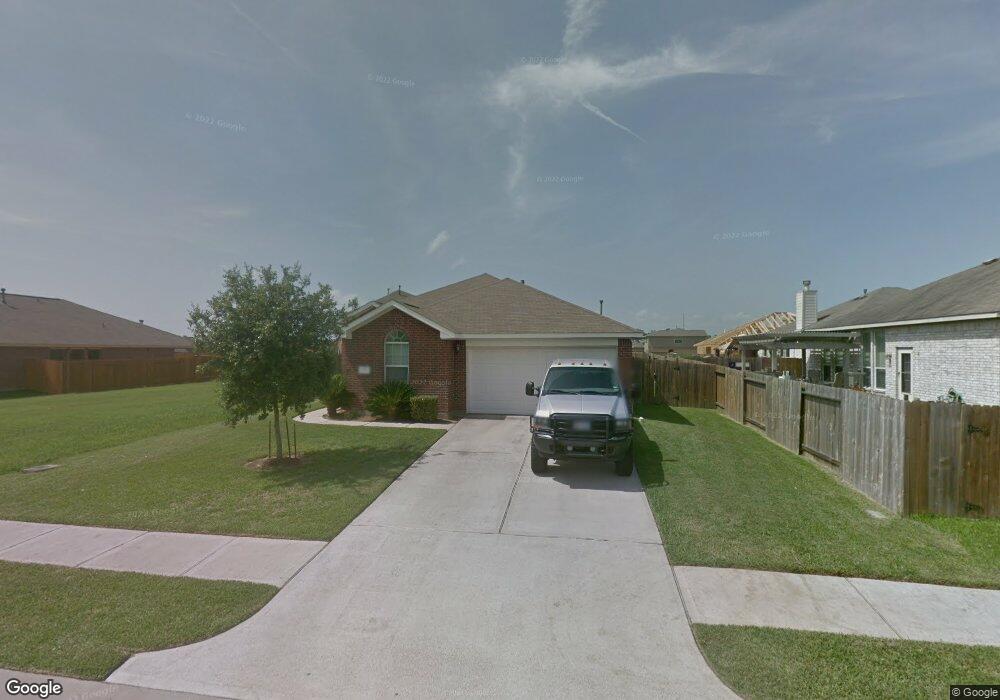 395 Henry St, Alvin, TX 77511 - photo 1