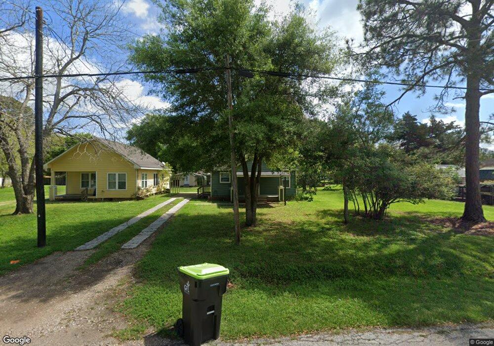 3219 Avenue G, Bay City, TX 77414 - photo 1