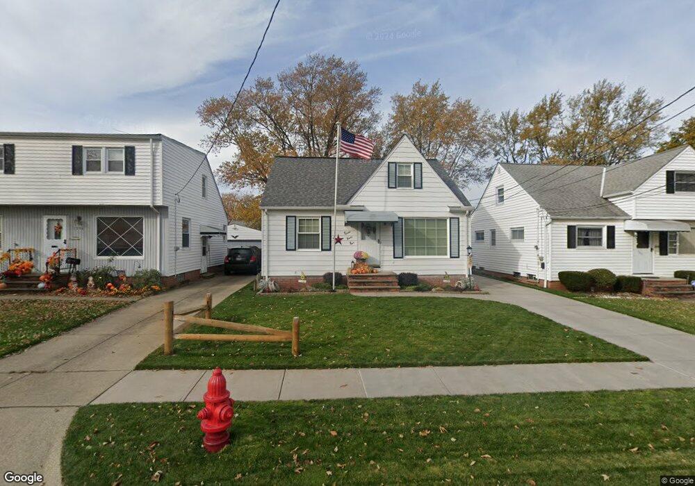 1594 Douglas Rd, Wickliffe, OH 44092 - photo 1